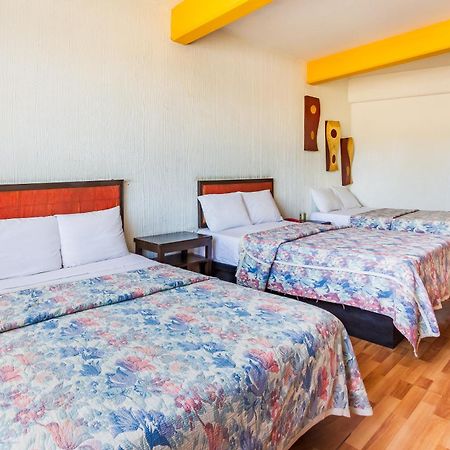 Oyo Nueva Galicia Hotel Guadalajara Buitenkant foto