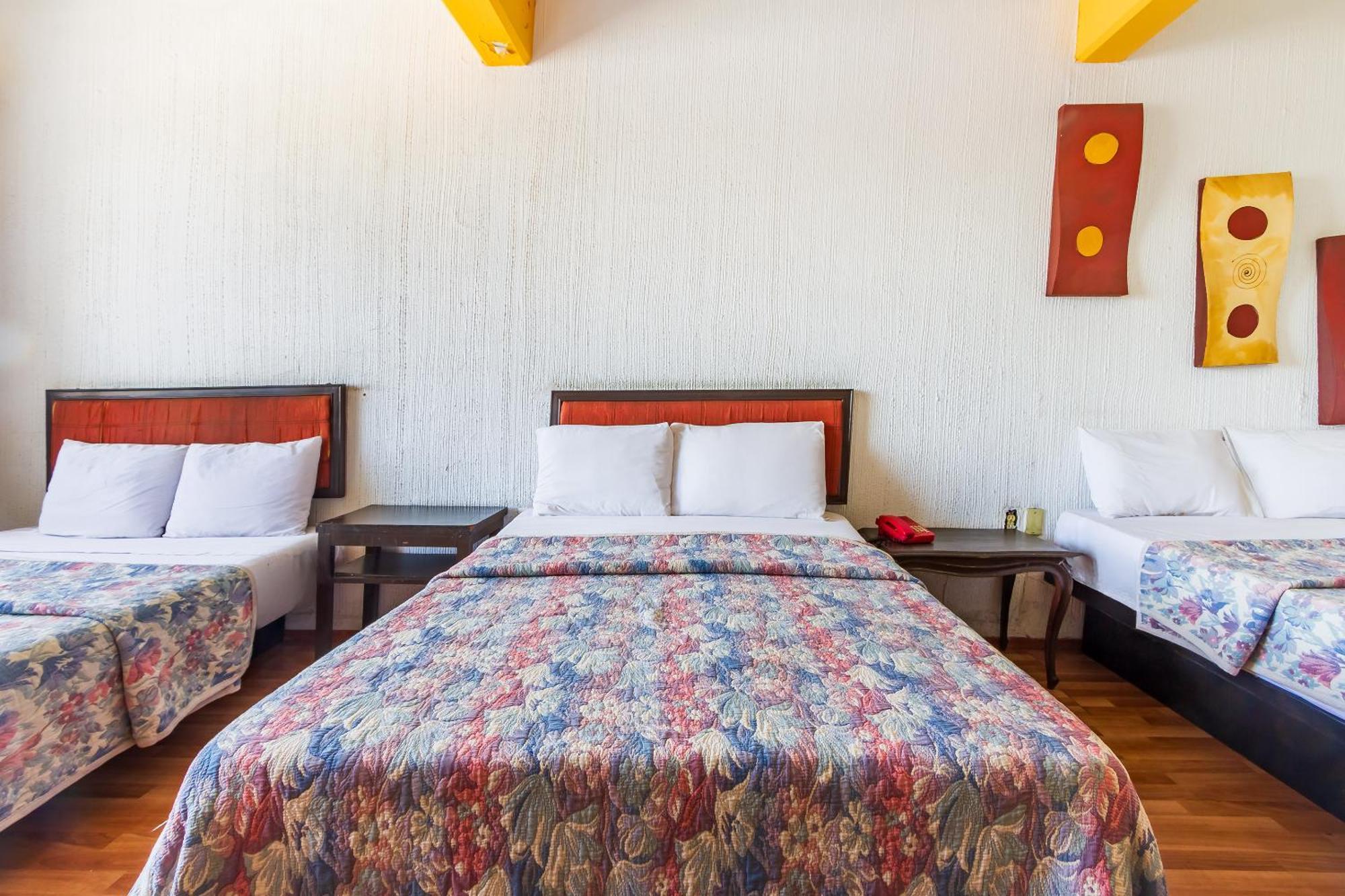 Oyo Nueva Galicia Hotel Guadalajara Buitenkant foto